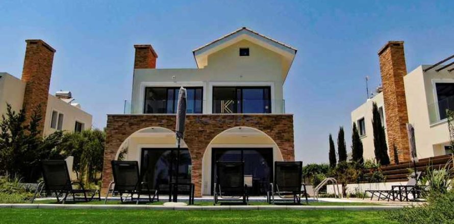 5 bedrooms House in Ayia Napa, Cyprus No. 52622
