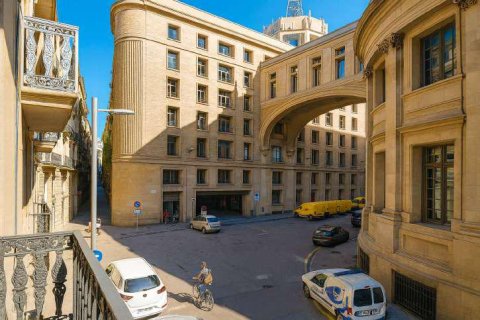 9 bedrooms Apartment in Barcelona, Spain No. 127679