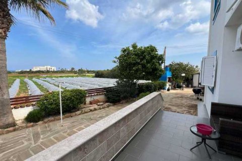 3 bedrooms Villa in Paralimni, Cyprus No. 84457 5