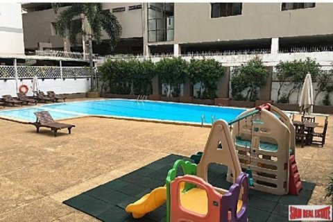 3 bedrooms House in Bangkok, Thailand No. 97128 10