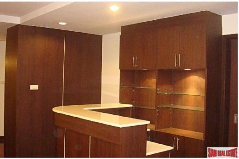 3 bedrooms House in Bangkok, Thailand No. 97128 3