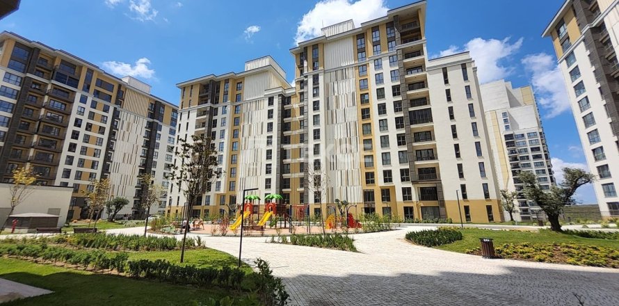 Квартира с 3 спальнями в Стамбул, Турция №129217