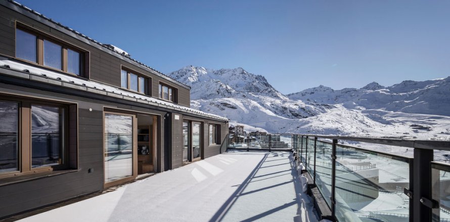 8 bedrooms Apartment in Les Belleville, France No. 99518