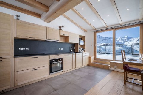 8 bedrooms Apartment in Les Belleville, France No. 99518 12