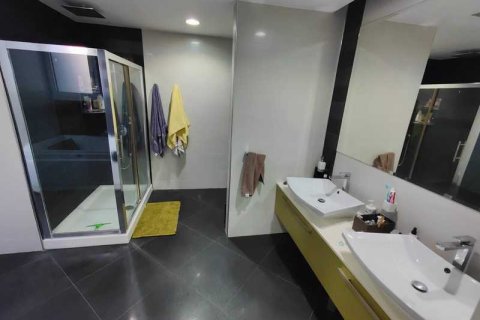 6 bedrooms House in Erimi, Cyprus No. 79383 9