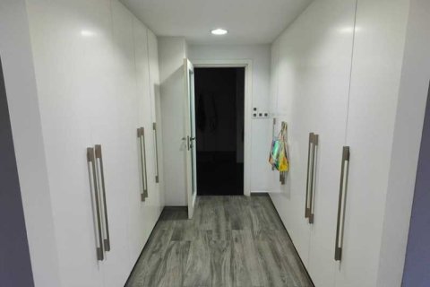 6 bedrooms House in Erimi, Cyprus No. 79383 12