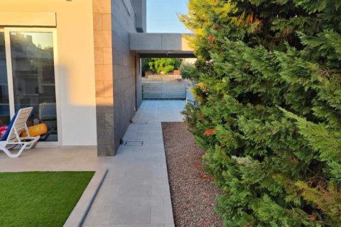 6 bedrooms House in Erimi, Cyprus No. 79383 3