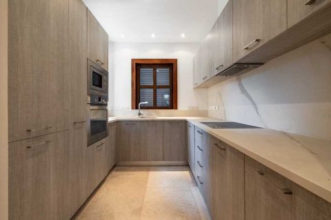 2 bedrooms Apartment in Pyrgos, Cyprus No. 43200 10