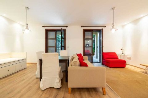 2 bedrooms Apartment in Pyrgos, Cyprus No. 43200 8