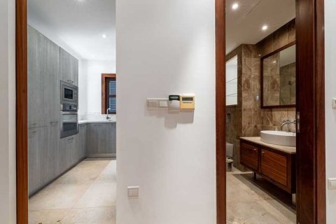 2 bedrooms Apartment in Pyrgos, Cyprus No. 43200 9