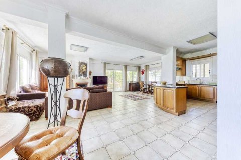 6 bedrooms House in Agios Athanasios, Cyprus No. 101761 5