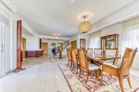 6 bedrooms House in Agios Athanasios, Cyprus No. 101761 3