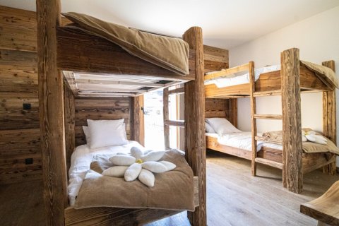 5 bedrooms House in Morzine, France No. 100109 13