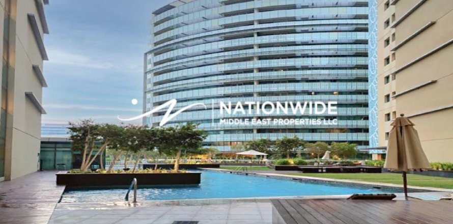 4 bedrooms Townhouse in Abu Dhabi, UAE No. 117497