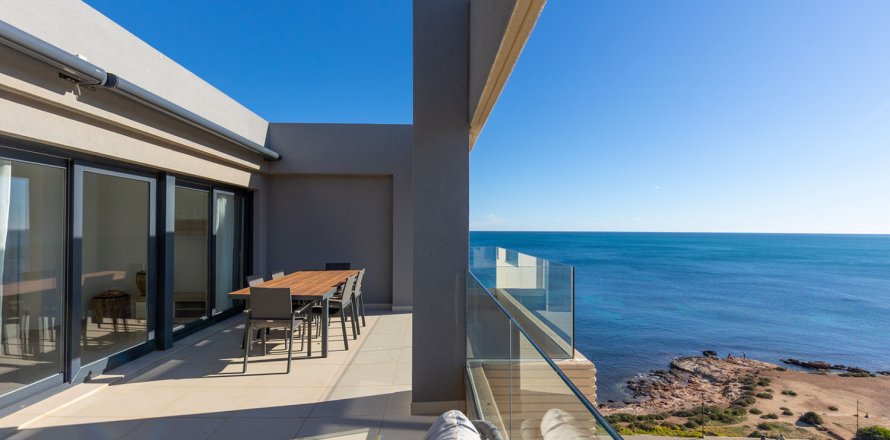 3 dormitorios Apartment en Punta Prima, Spain No. 121635
