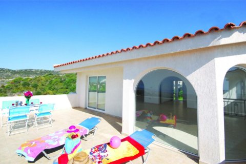 3 bedrooms Villa in Paphos, Cyprus No. 105608 5