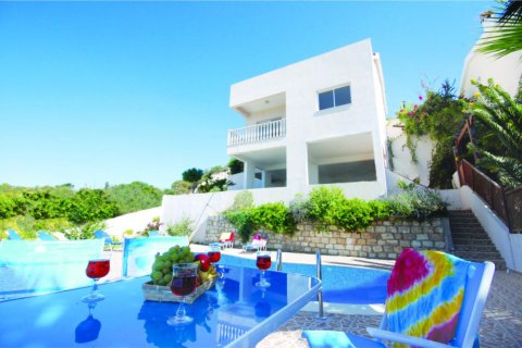 3 bedrooms Villa in Paphos, Cyprus No. 105608 3