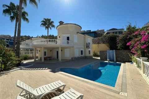 4 rooms Villa in Kargicak, Turkey No. 110110 1