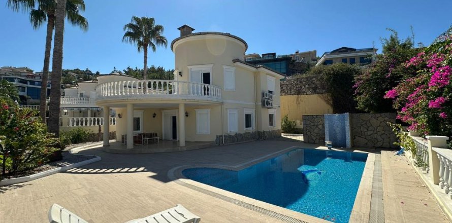 4 rooms Villa in Kargicak, Turkey No. 110110