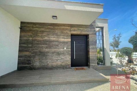 3 bedrooms Villa in Pernera, Cyprus No. 29017 4