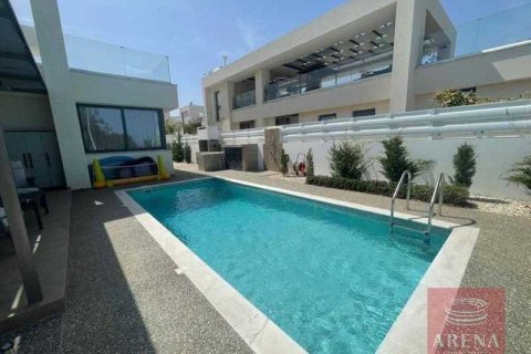 3 bedrooms Villa in Pernera, Cyprus No. 29017 2