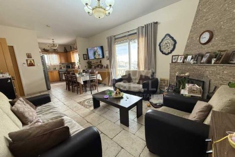 Дом с 5 спальнями в Агиос Афанасиос, Кипр №101366 1