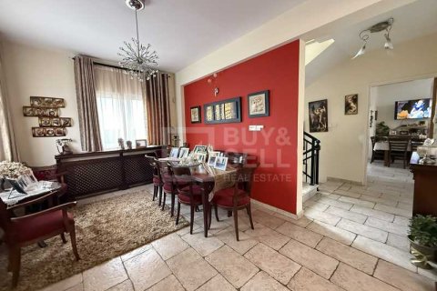 Дом с 5 спальнями в Агиос Афанасиос, Кипр №101366 4