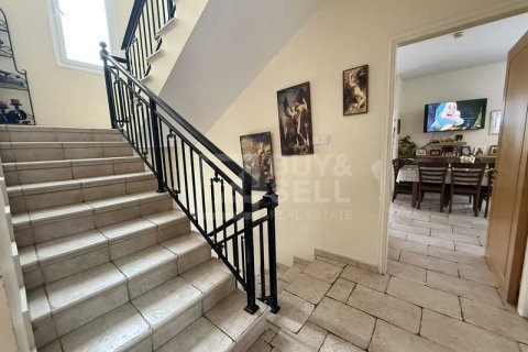 Дом с 5 спальнями в Агиос Афанасиос, Кипр №101366 6