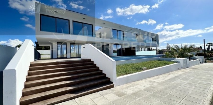5 bedrooms Villa in Ayia Napa, Cyprus No. 36549