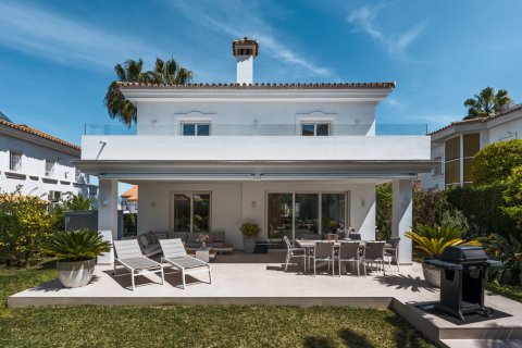 Дом с 4 спальнями в Эстепона, Испания №92306