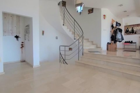 5 bedrooms House in Pegeia, Cyprus No. 37305 17