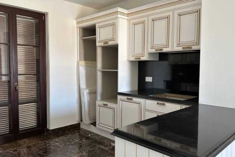3 bedrooms Apartment in Limassol, Cyprus No. 102611 7