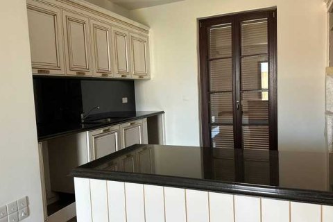 3 bedrooms Apartment in Limassol, Cyprus No. 102611 4