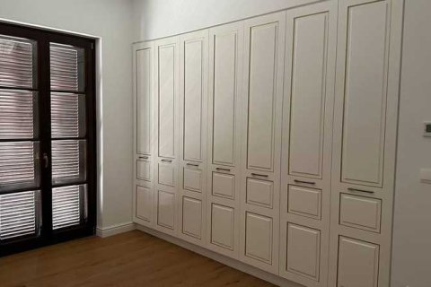 3 bedrooms Apartment in Limassol, Cyprus No. 102611 8