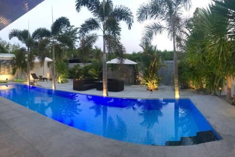 300m² Villa in Phuket, Thailand No. 97410 1