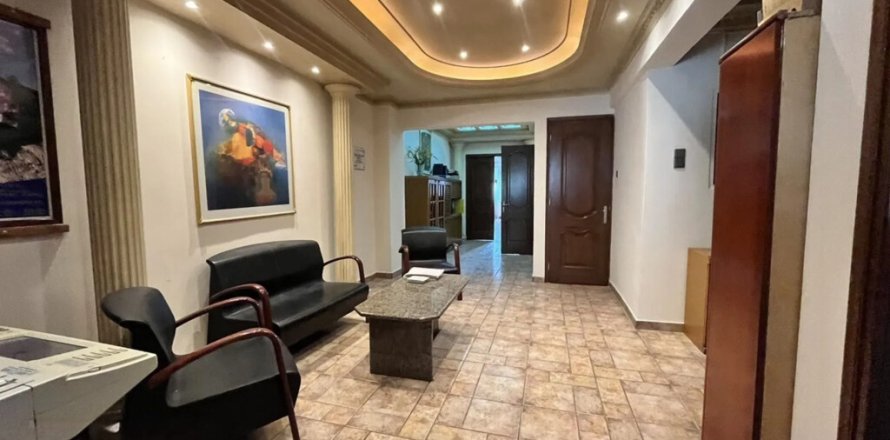 Коммерческая недвижимость с 4 комнатами в Кавала, Греция №107208