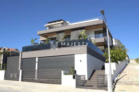 6 bedrooms Villa in Agios Athanasios, Cyprus No. 100586 1