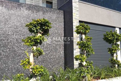 6 bedrooms Villa in Agios Athanasios, Cyprus No. 100586 5