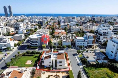4 bedrooms House in Limassol, Cyprus No. 82425 2