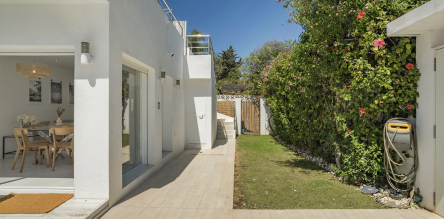 2 dormitorios House en Cortes (San Pedro De Alcantara), Spain No. 83903