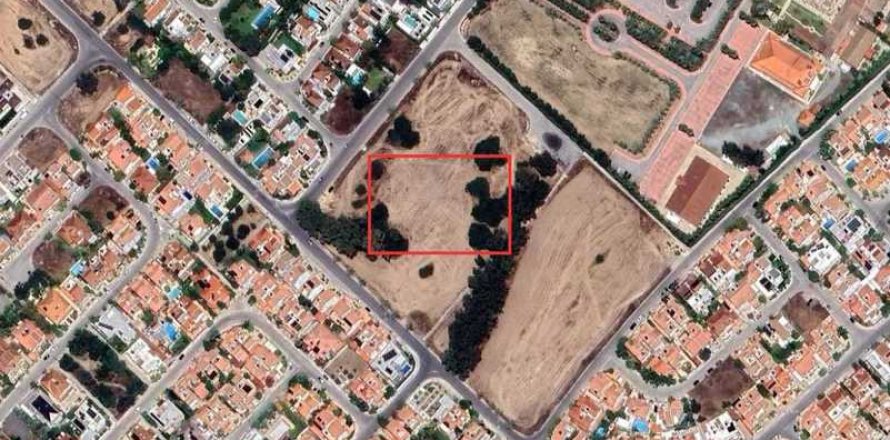 Commercial property in Strovolos, Cyprus No. 35867