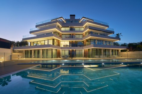 3 dormitorios Apartment en Estepona, Spain No. 111476
