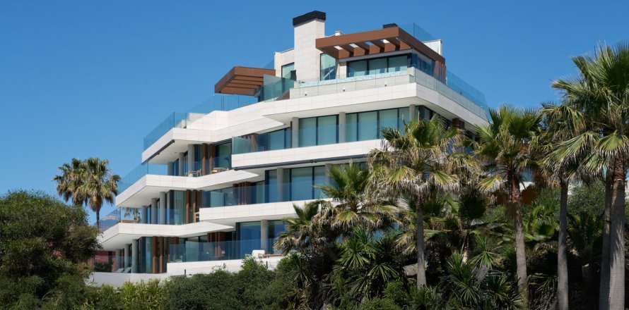3 bedrooms Apartment in Estepona, Spain No. 111476