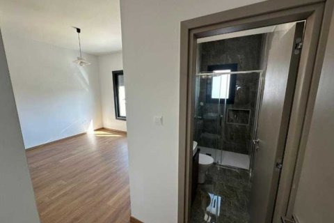 3 bedrooms Apartment in Limassol, Cyprus No. 78658 9