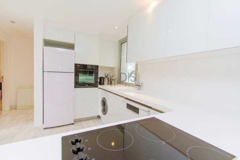 2 bedrooms Apartment in Limassol, Cyprus No. 102157 6