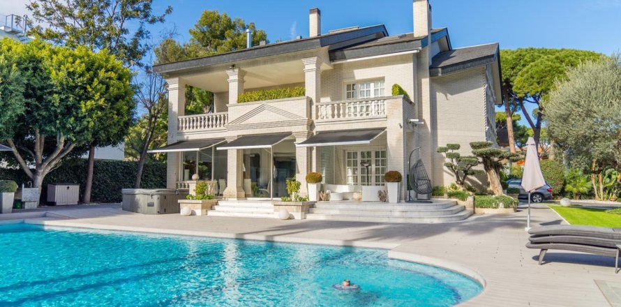 7 bedrooms Properties in Nghia Thang, Vietnam No. 25438