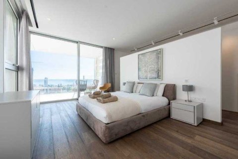 Дом с 5 спальнями в Мутайяка, Кипр №30365 6