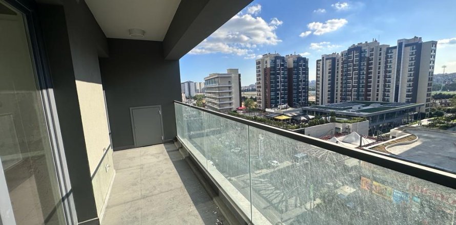 3 dormitorios Apartment en Zeytinburnu, Turkey No. 15048