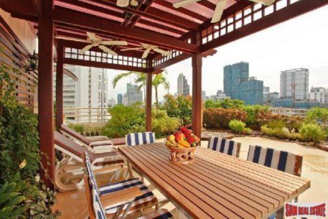 3 bedrooms Apartment in Bangkok, Thailand No. 95652 1