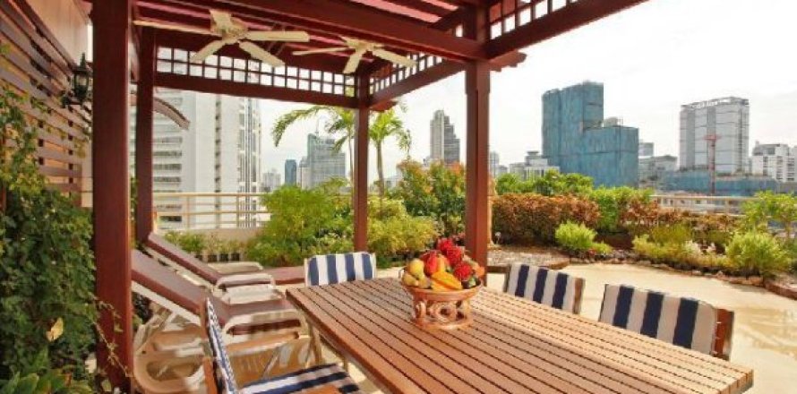 3 bedrooms Apartment in Bangkok, Thailand No. 95652